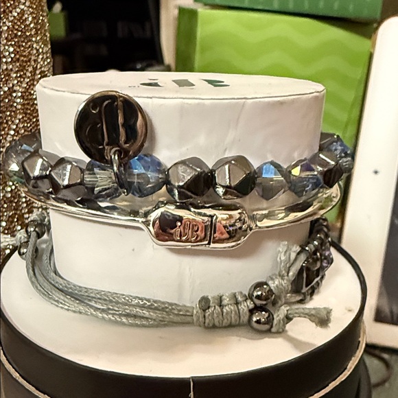 Silver-Tone Layered Beaded Bracelet Set with Blue Charm “Kiss of the Conan” - Picture 2 of 2